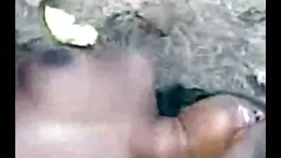 Paramour har en kæmpe-chested mega-tæve indtil orgasme på maven gamle danske sexfilm