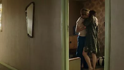 Flirtende pige kærtegner frække gratis pornofilm aktivt penis med munden