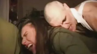 Blæsende asiatisk gratis pornofilm med modne kvinder pige fucks hendes husbond ven