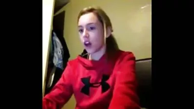 Han kom til sin elsker pornofilm med katja k i en åben badekåbe og tilbød en vild fuck