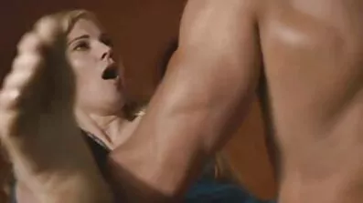 Ung fyr besøgte først gratis danske pornofilm porno massage og kneppede massøren