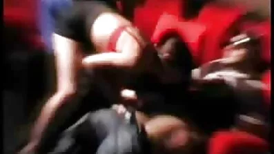 Frække Latina i dansk sexfilm bikini og strømper forført fyr til køn