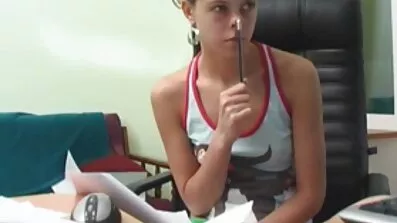 Flirt russa russisk pige tilfredsstiller en ældre mand danske pornofilm dvd