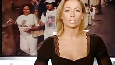Manden satte helt sikkert gamle danske sexfilm hanen i den hårede kusse af en titted diva