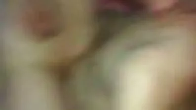Sulten ung danskpornofilm kvinde surret for at kneppe en nøgen mand på trappen