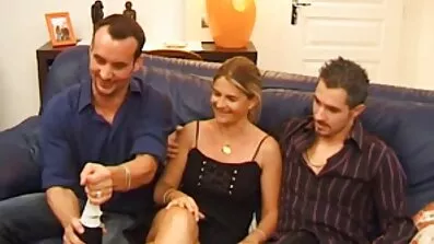 Den fordærvede brunette har haft gruppe dansk sexfilm køn og er tvunget til at give op