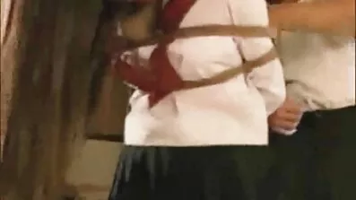 Naughty blonde roligt pornofilm for kvinder rider en vibrator på hendes fisse