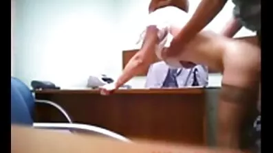 Hard-core sexfilm modne damer anal invasion med skrøbelige lyshårede kæreste