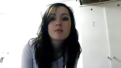 Skinny russisk brunette strakt anal på hård hjemmelavet pornofilm phallus af en fyr